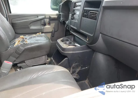 2004 GMC Savana Standard z USA, uszkodzony, nr VIN 1GTHG39U241222903